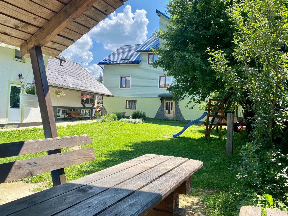 Medova Hata Hotel Verkhnyaya Rozhanka Exterior photo